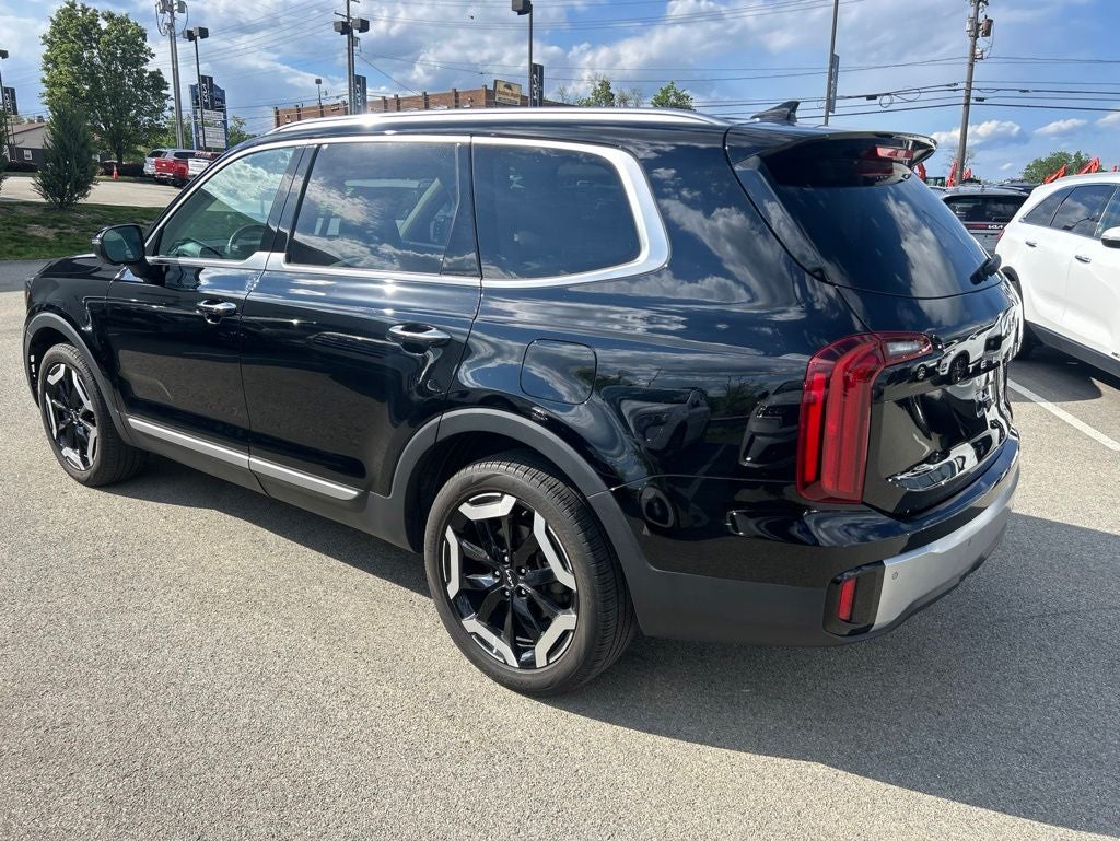 2024 Kia Telluride S MOONROOF