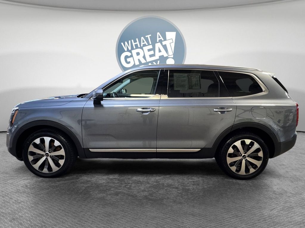 2022 Kia Telluride S MOONROOF