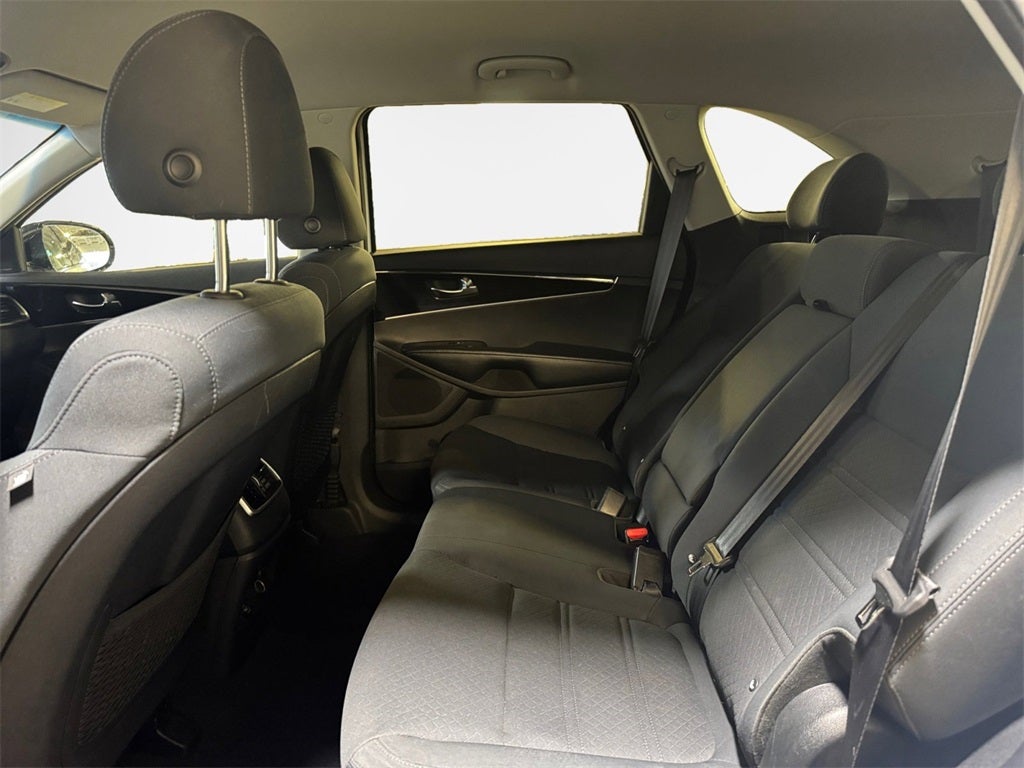 2020 Kia Sorento S 6/3 ROW