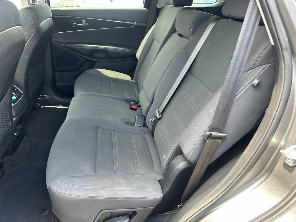 2017 Kia Sorento LX V6/3 Row
