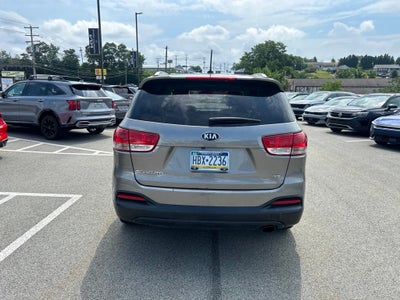 2017 Kia Sorento LX V6/3 Row