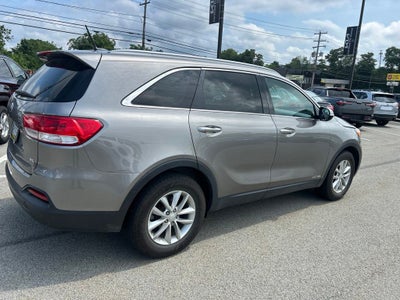 2017 Kia Sorento LX V6/3 Row
