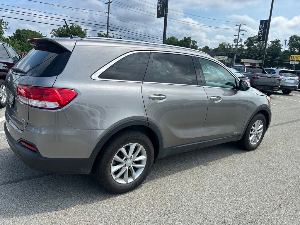 2017 Kia Sorento LX V6/3 Row