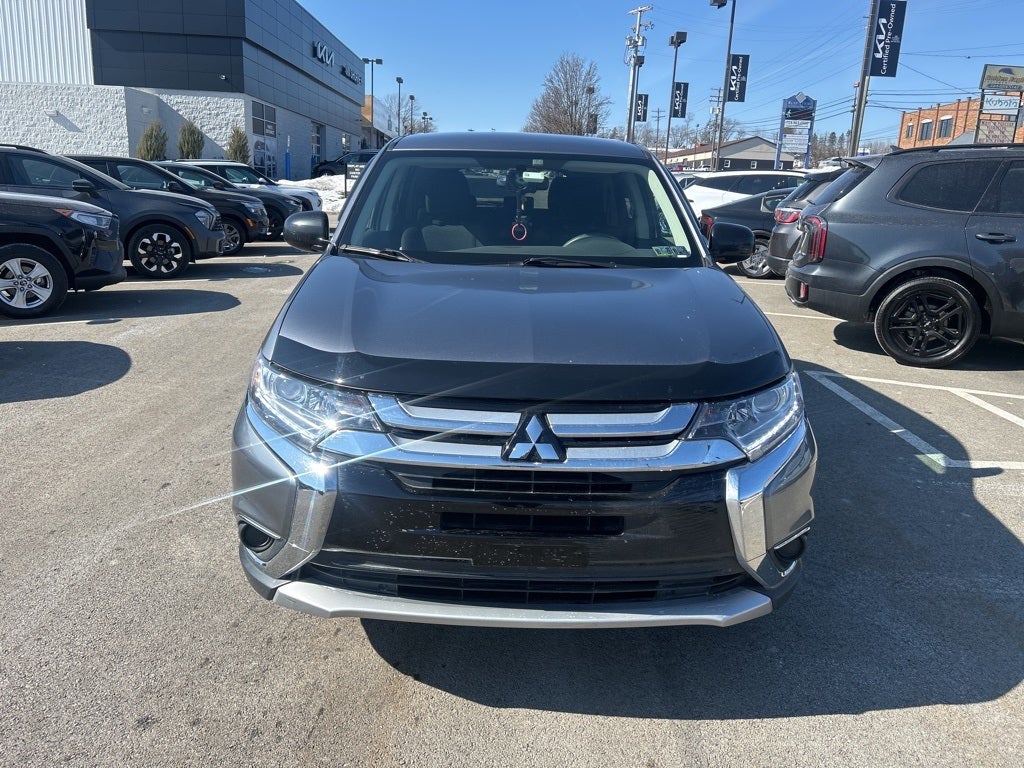 2018 Mitsubishi Outlander ES