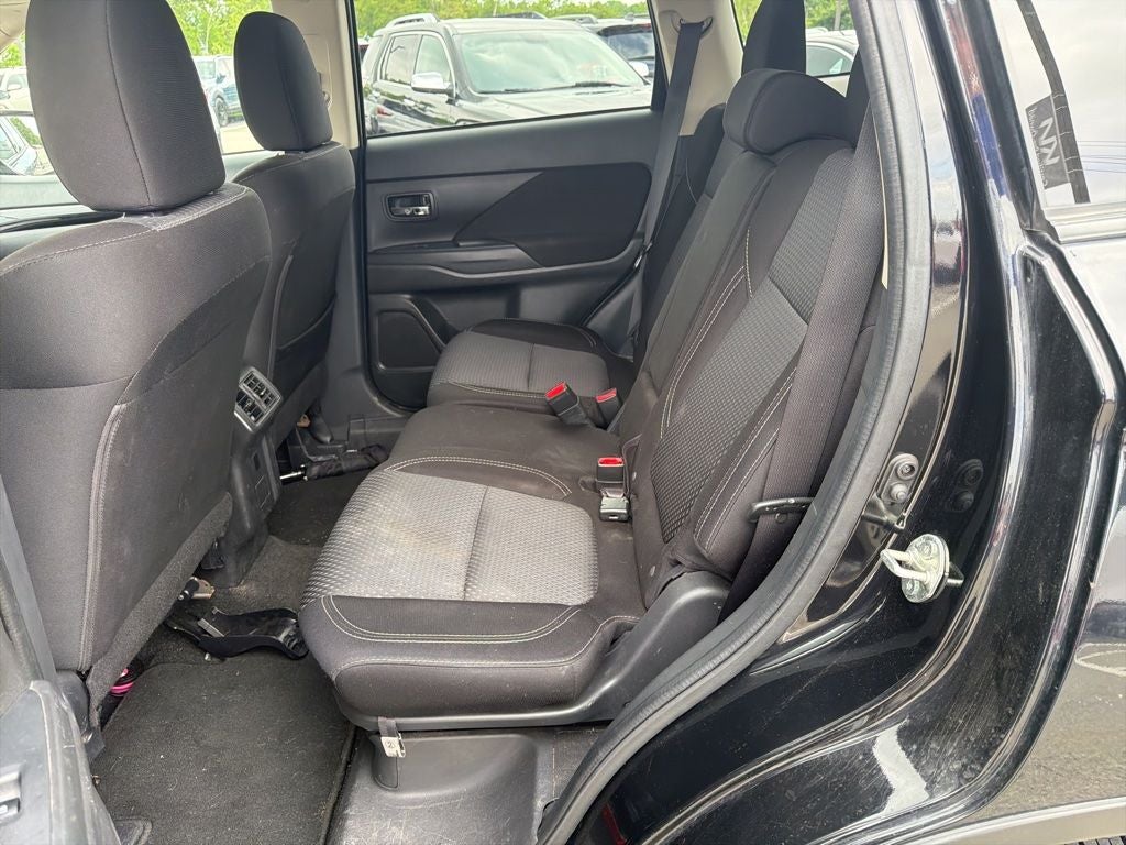2020 Mitsubishi Outlander ES