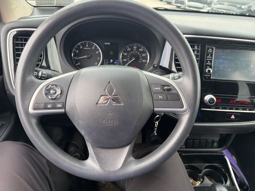 2020 Mitsubishi Outlander ES