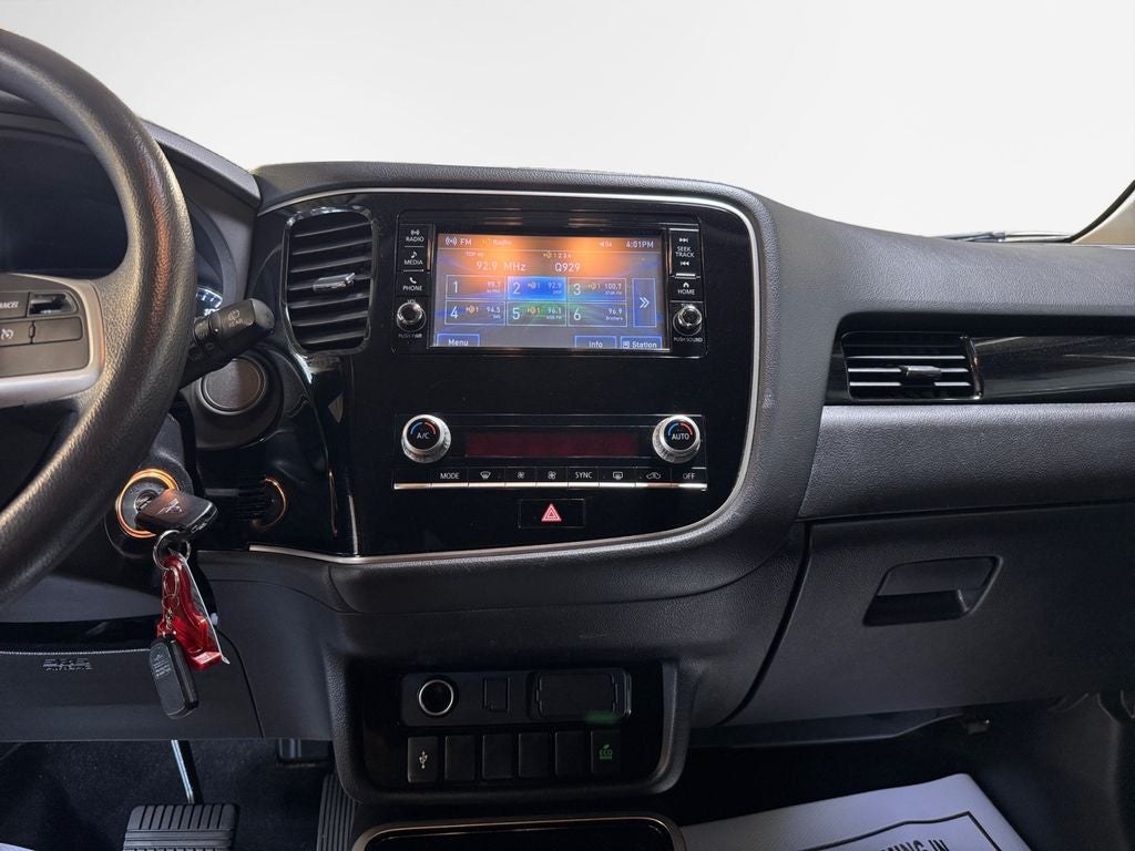 2020 Mitsubishi Outlander ES