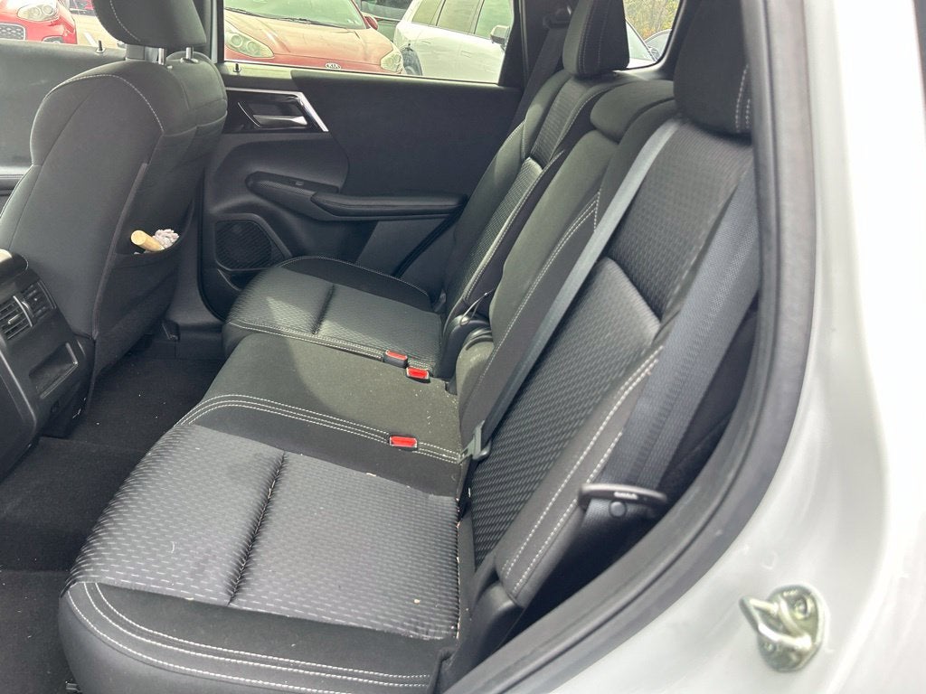 2022 Mitsubishi Outlander ES