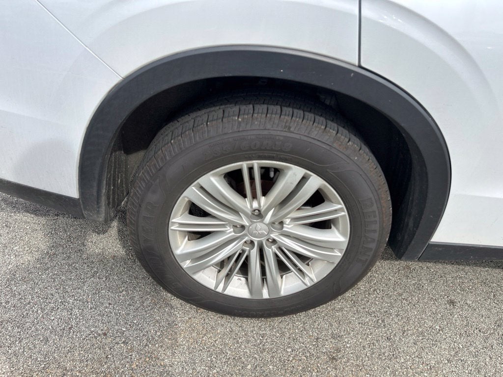 2022 Mitsubishi Outlander ES