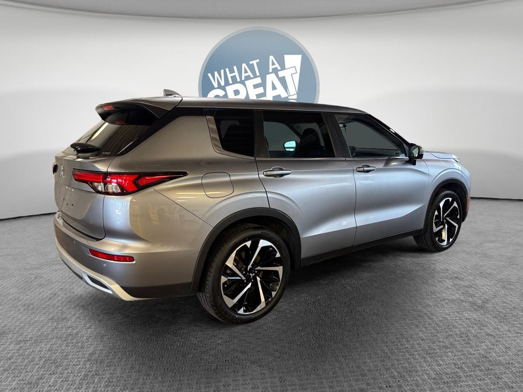 2022 Mitsubishi Outlander SE