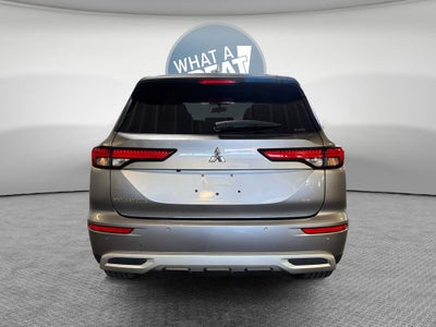 2022 Mitsubishi Outlander SE