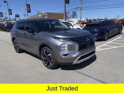 2022 Mitsubishi Outlander Black Out Pkg