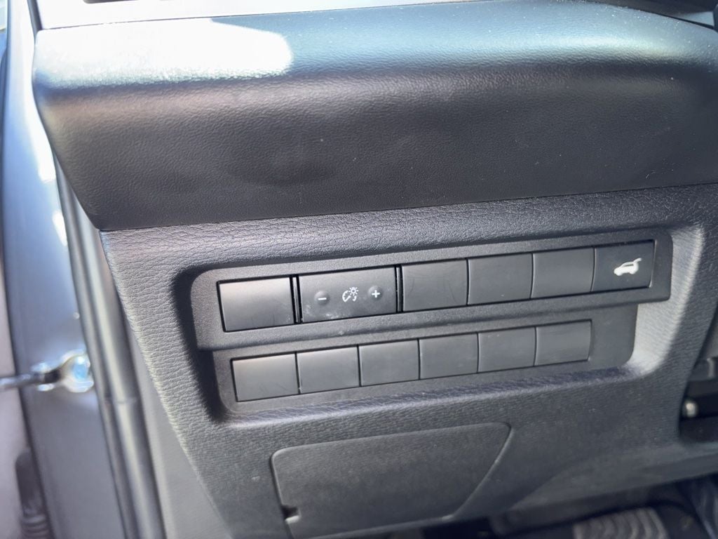 2022 Mitsubishi Outlander Black Out Pkg