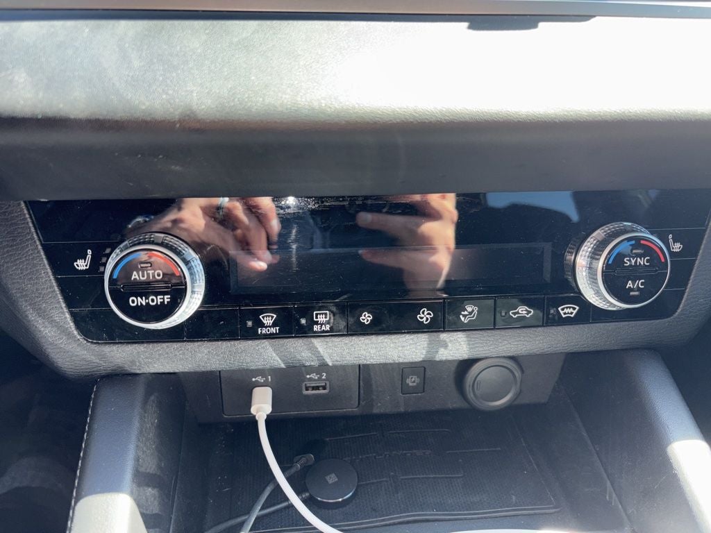 2022 Mitsubishi Outlander Black Out Pkg