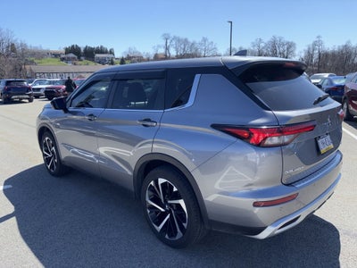 2022 Mitsubishi Outlander Black Out Pkg