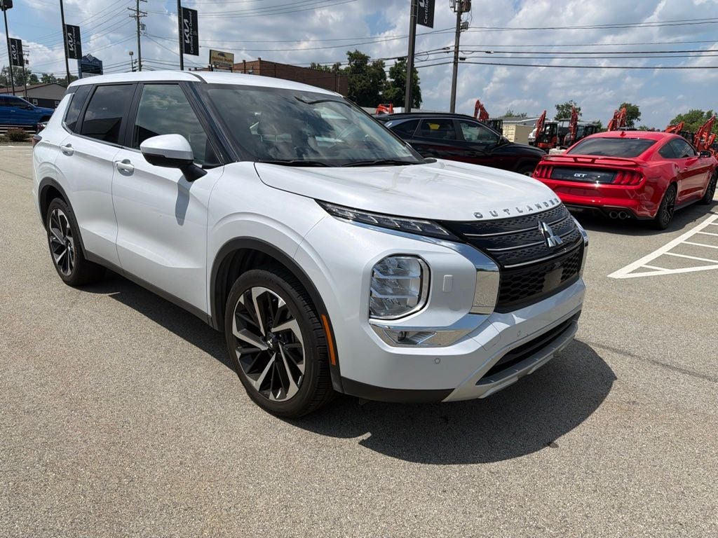 2023 Mitsubishi Outlander SE S-AWC's photo