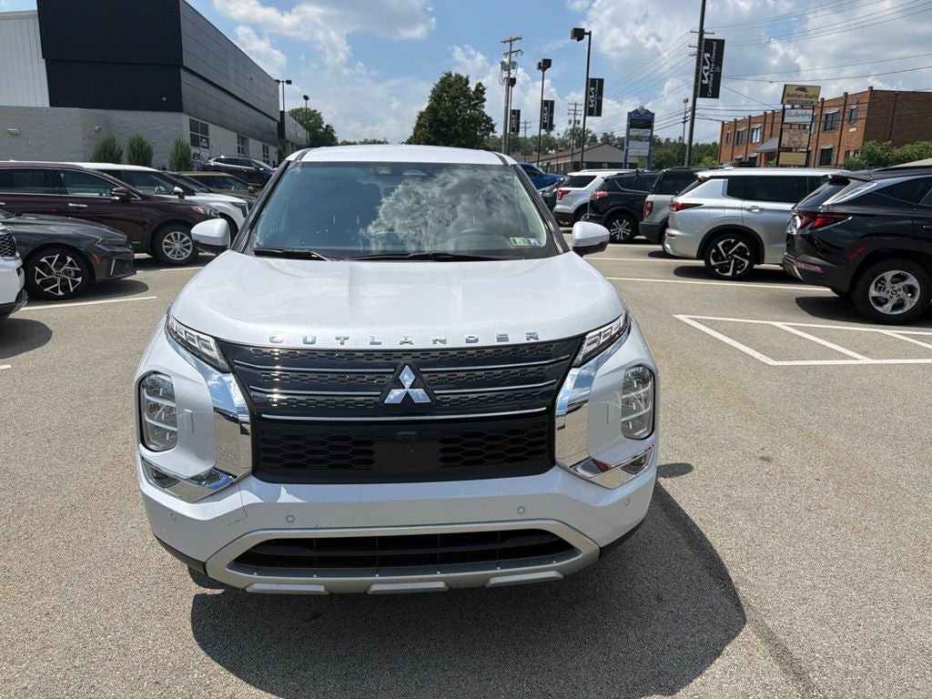 2023 Mitsubishi Outlander SE