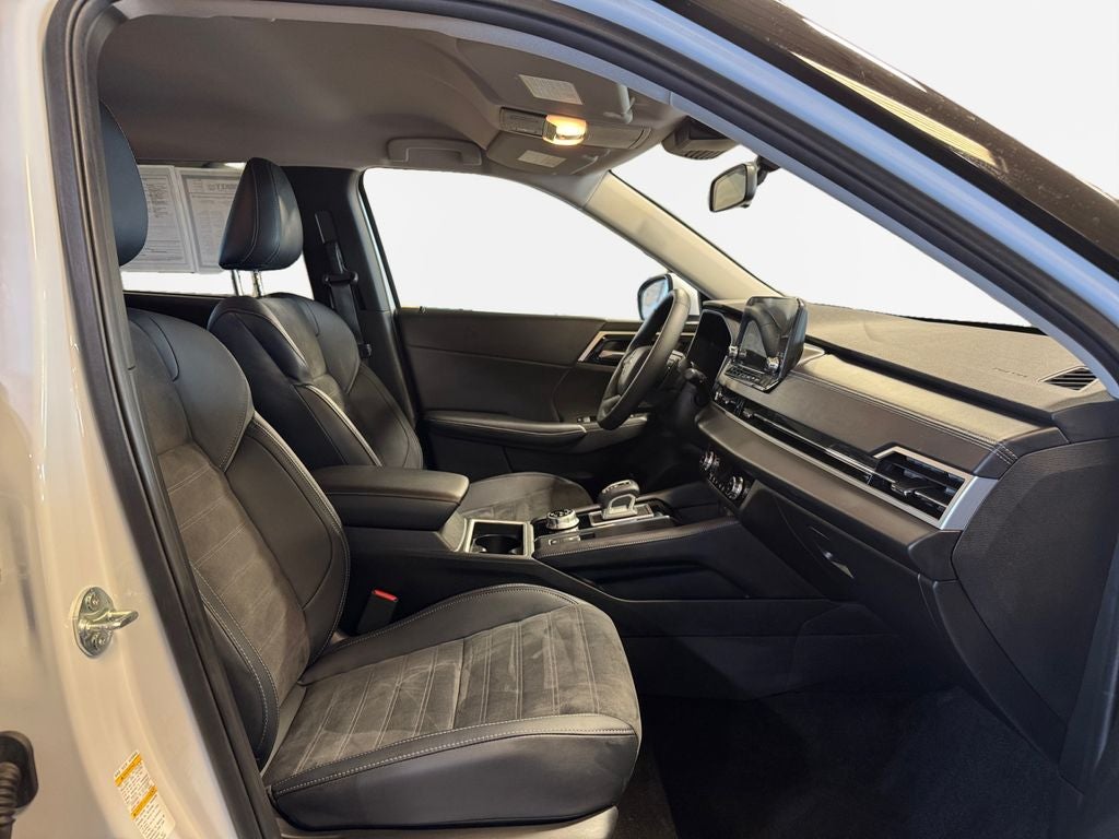 2023 Mitsubishi Outlander SE