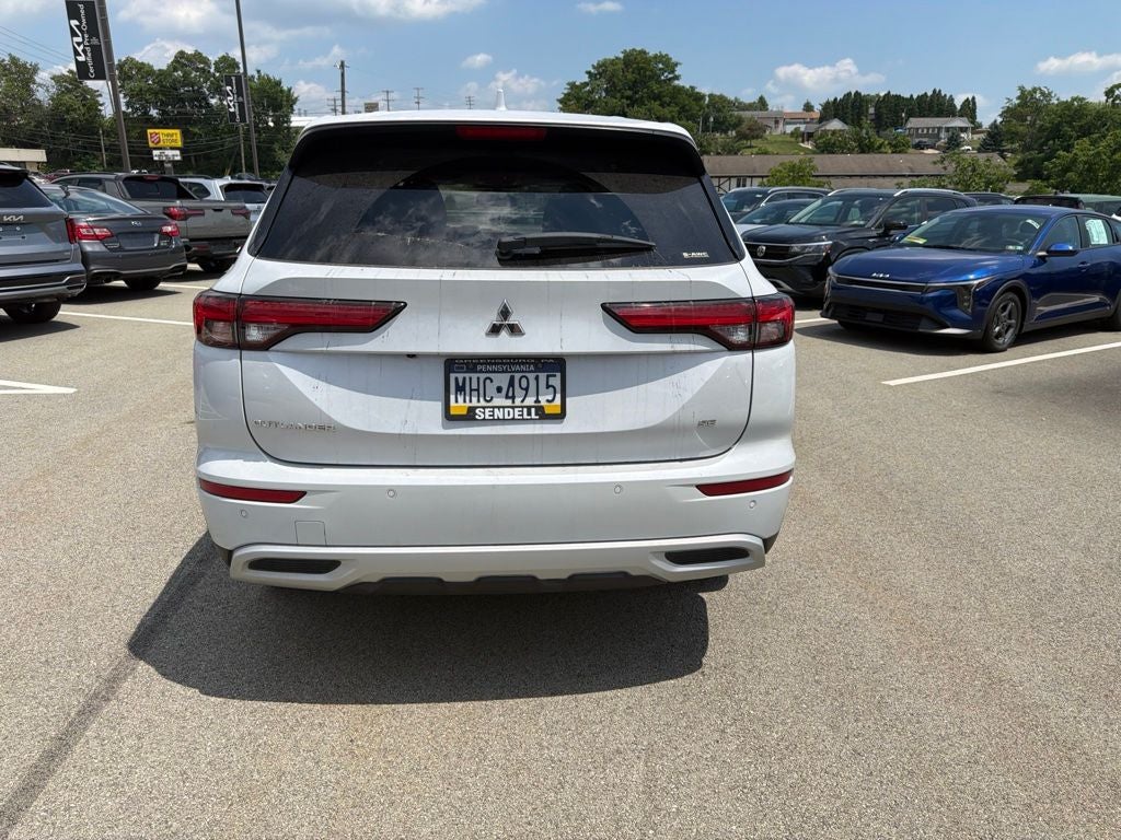 2023 Mitsubishi Outlander SE
