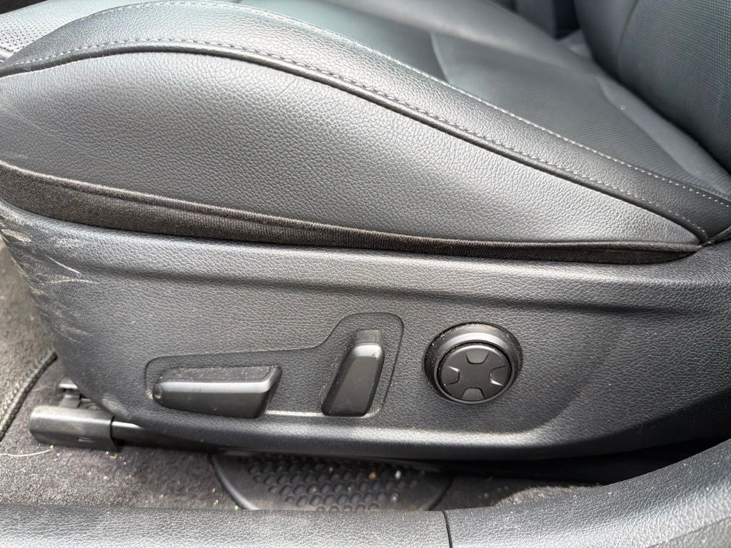 2023 Kia Stinger GT-Line Sun and Sound Pkg