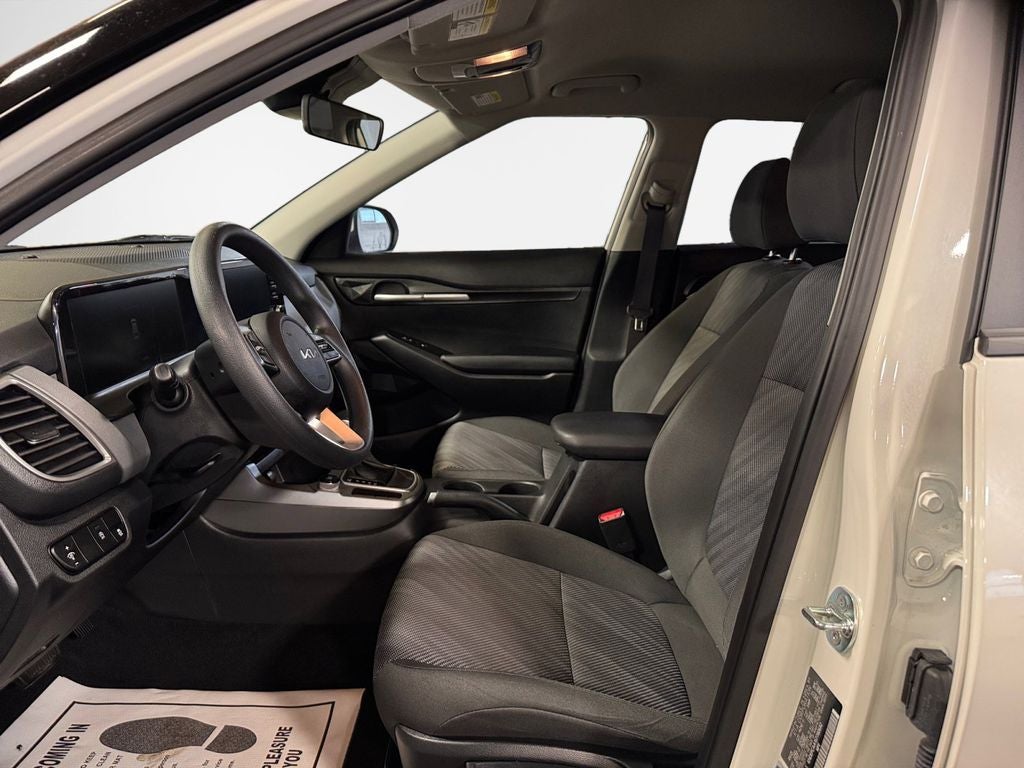 2025 Kia Seltos LX AWD