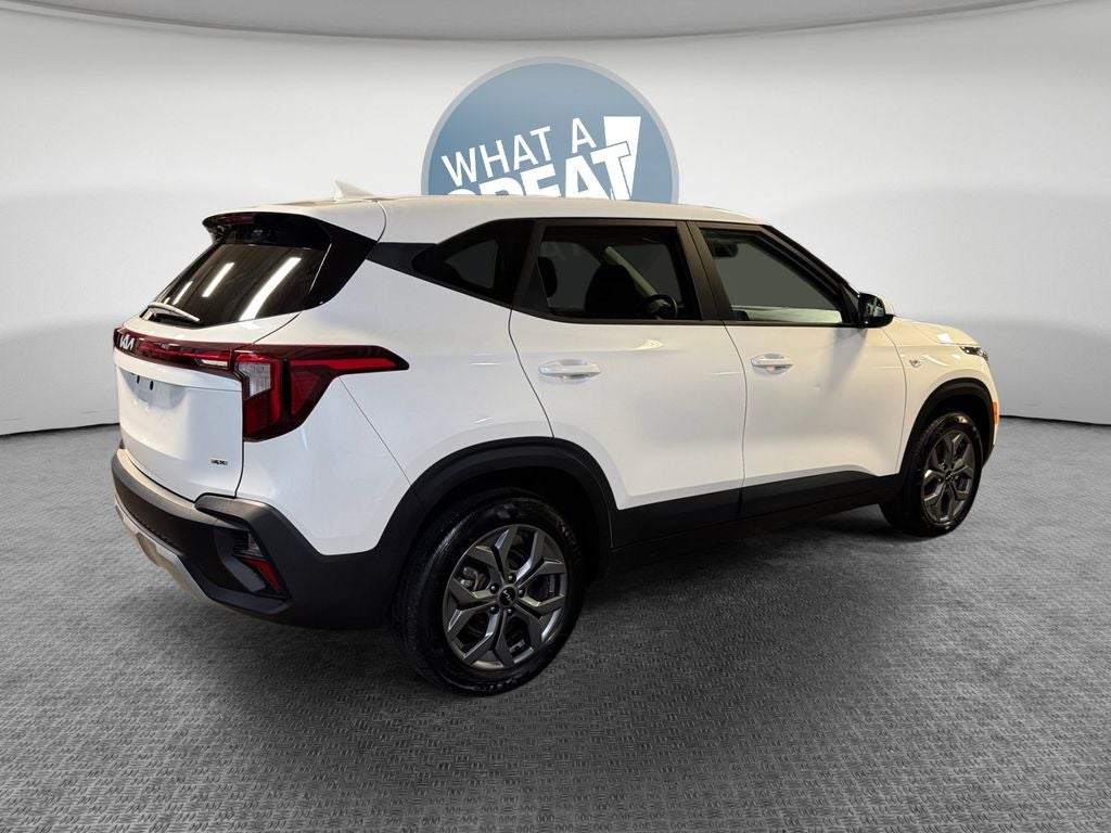 2025 Kia Seltos LX AWD