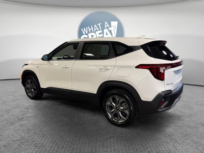 2025 Kia Seltos LX AWD