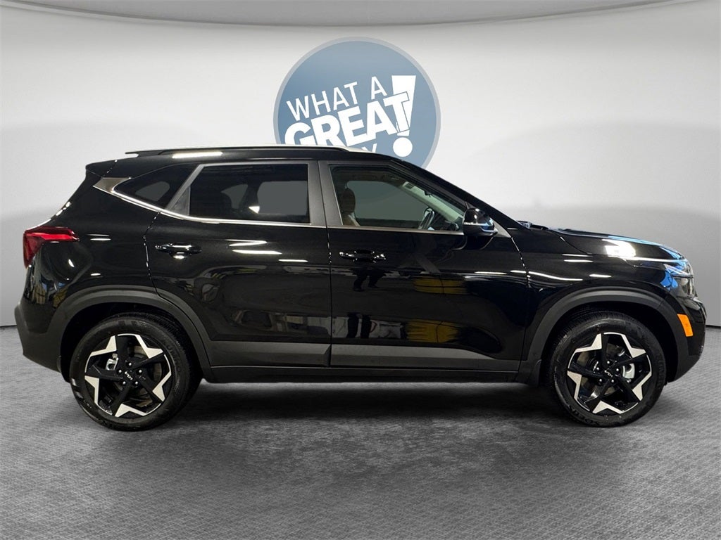 2025 Kia Seltos EX MOONROOF