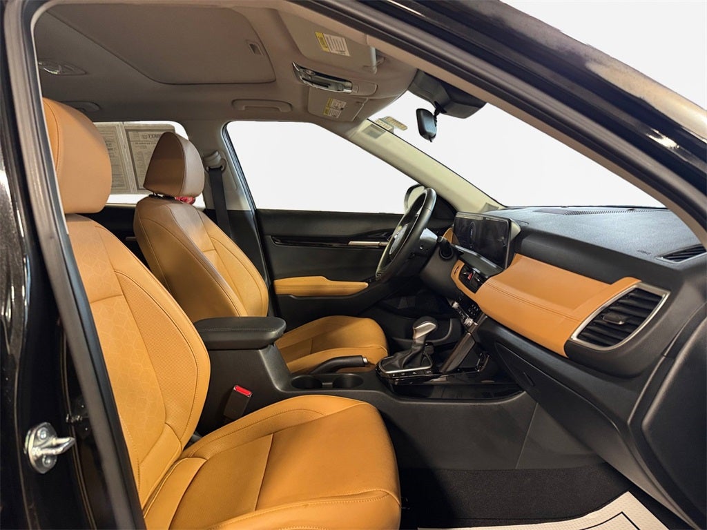 2025 Kia Seltos EX MOONROOF