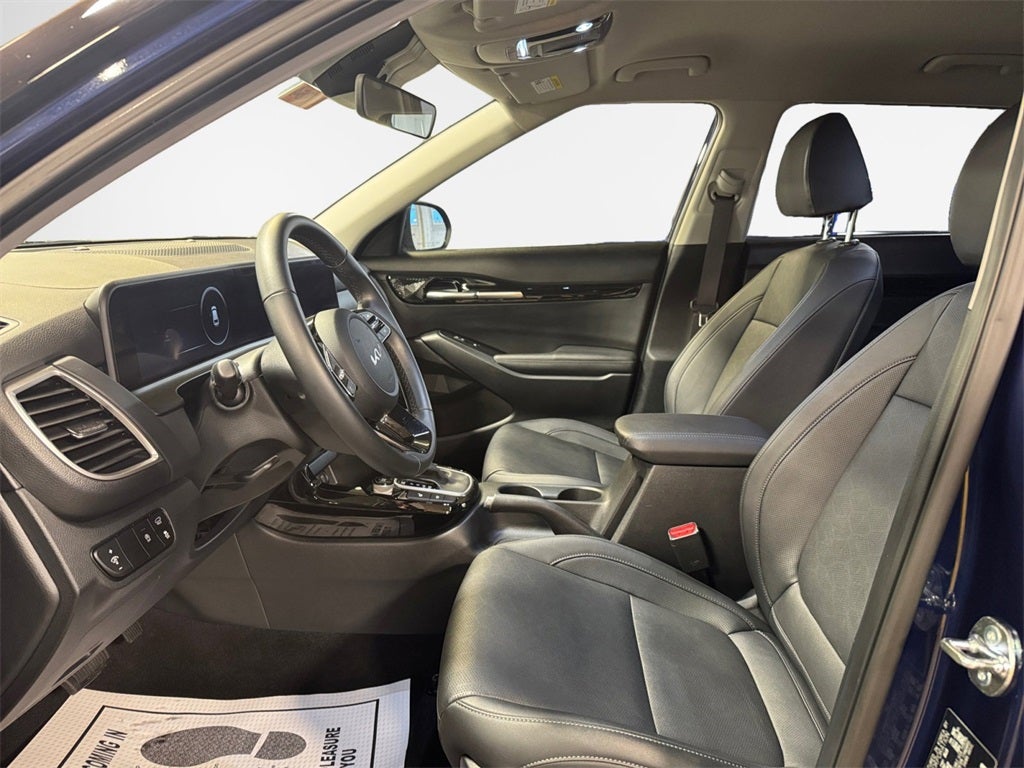2025 Kia Seltos EX MOONROOF