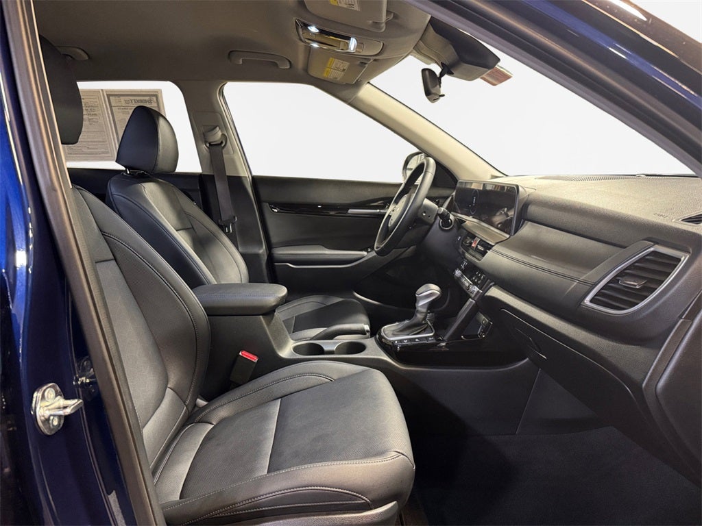 2025 Kia Seltos EX MOONROOF