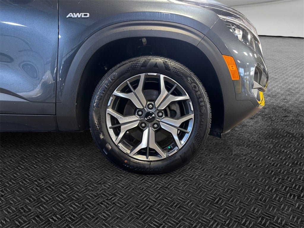 2023 Kia Seltos EX MOONROOF