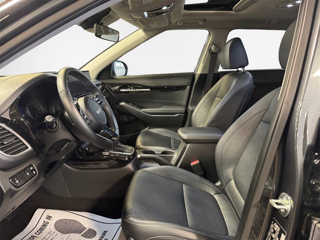 2023 Kia Seltos EX MOONROOF