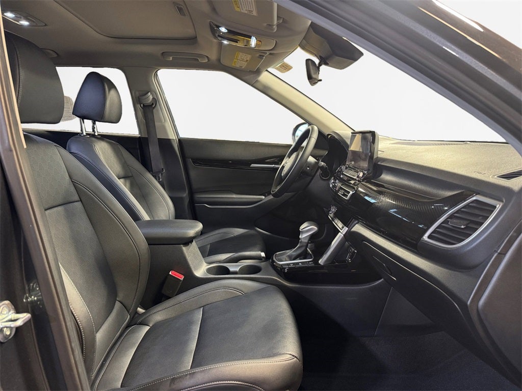 2023 Kia Seltos EX MOONROOF