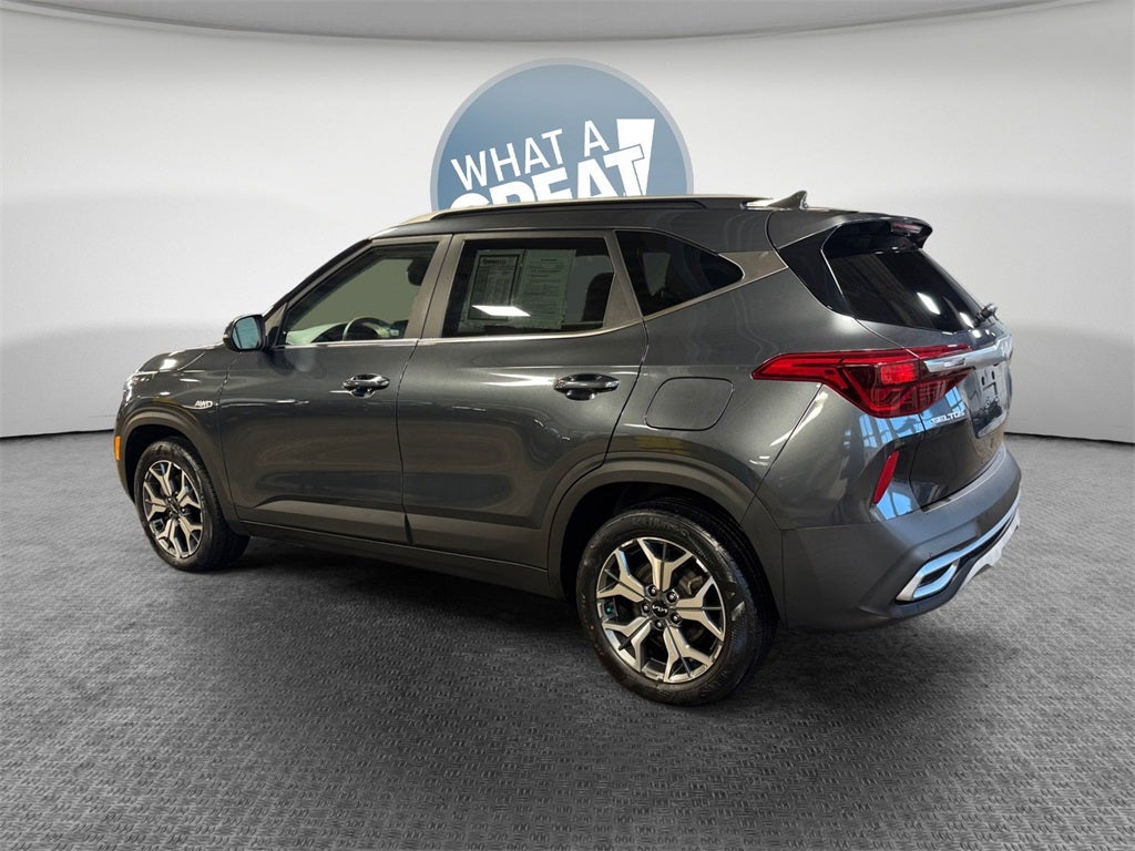 2023 Kia Seltos EX MOONROOF