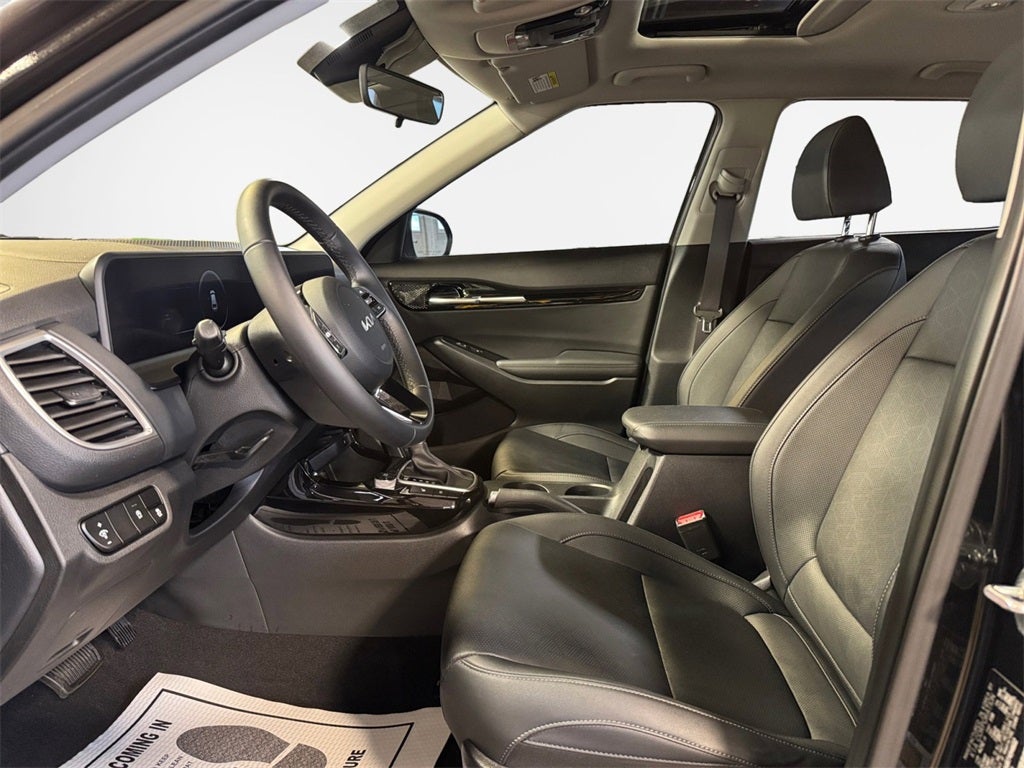 2024 Kia Seltos EX MOONROOF