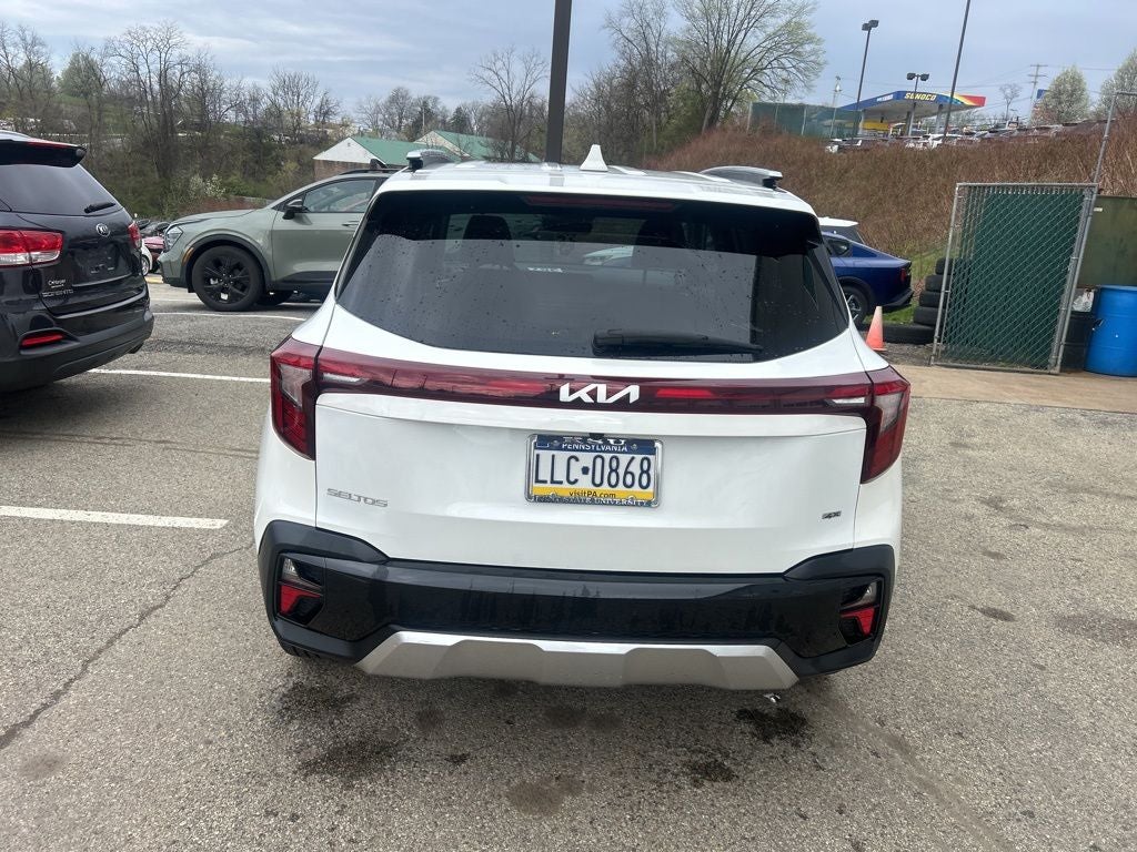 2024 Kia Seltos EX MOONROOF