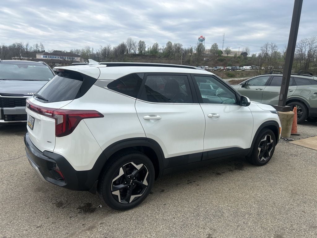 2024 Kia Seltos EX MOONROOF