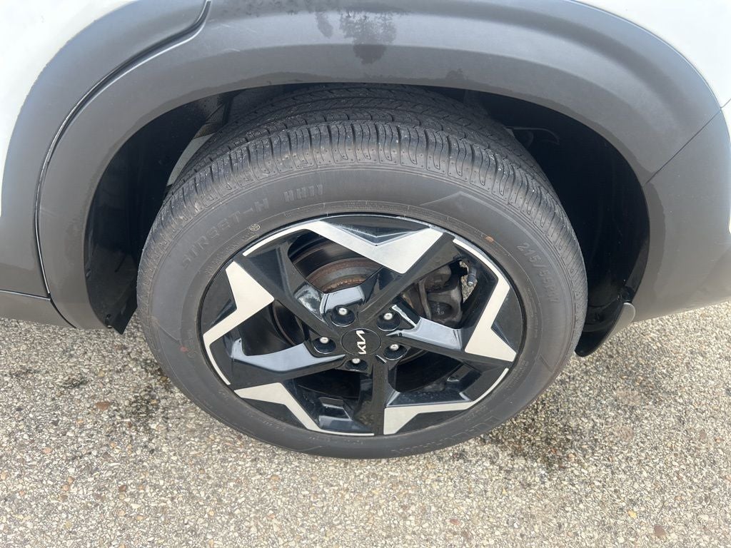 2024 Kia Seltos EX MOONROOF