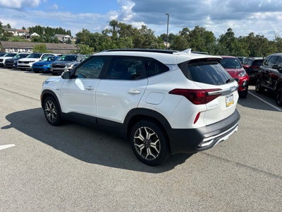2023 Kia Seltos EX MOONROOF