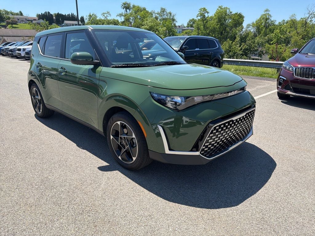 2023 Kia Soul 2.0L EX 6 IVT's photo