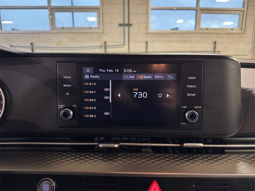 2024 Kia Carnival LX Seat Package