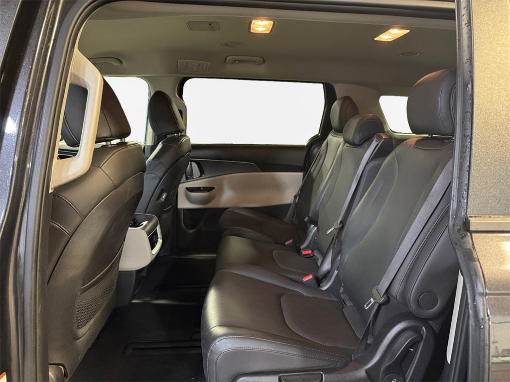 2024 Kia Carnival LX Seat Package
