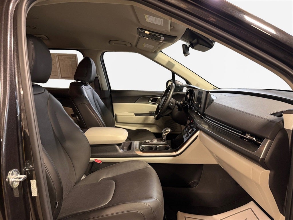 2024 Kia Carnival LX Seat Package
