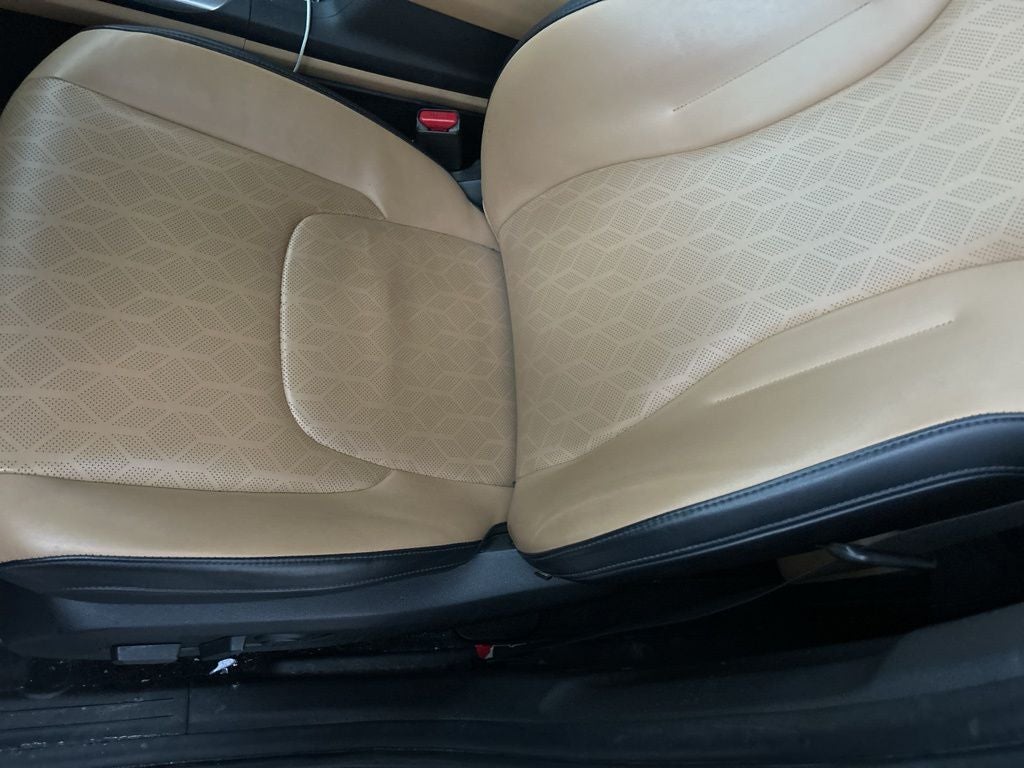 2023 Kia Carnival LX Seat Package