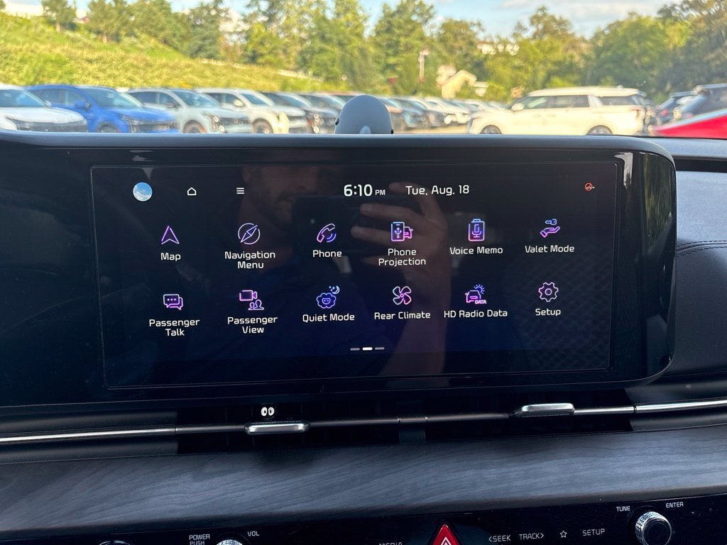 2024 Kia Carnival EX