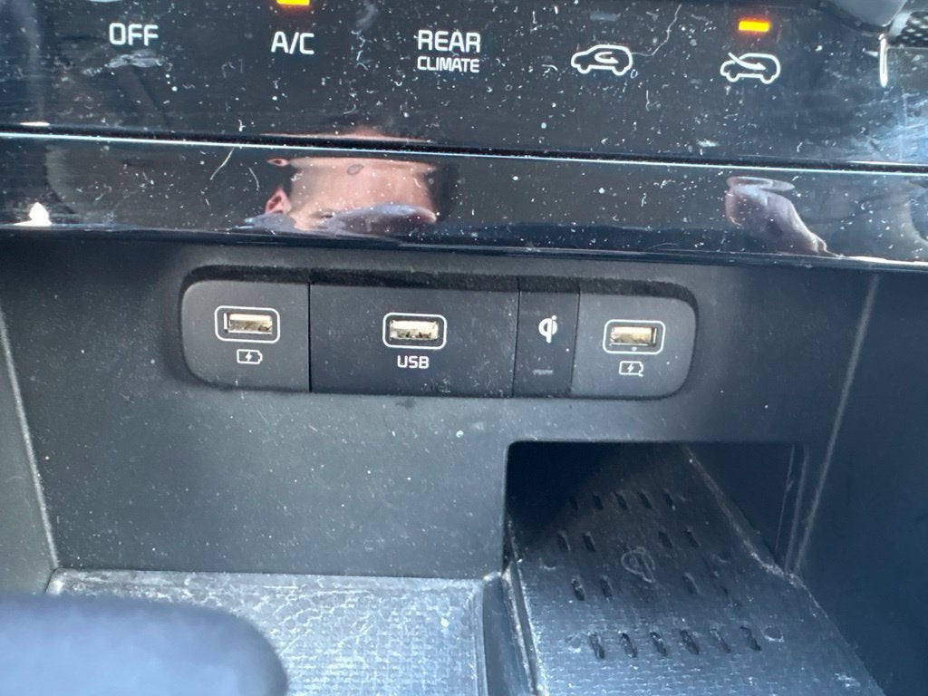 2024 Kia Carnival EX