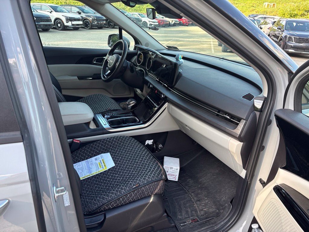 2024 Kia Carnival EX