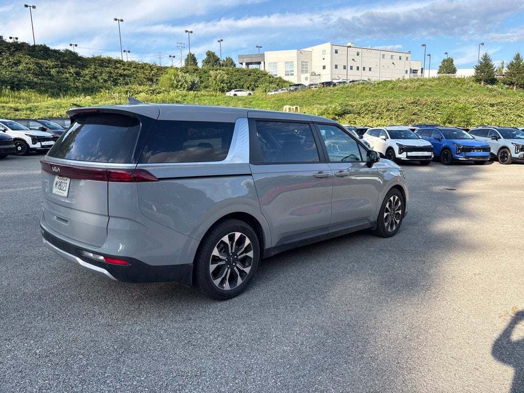 2024 Kia Carnival EX