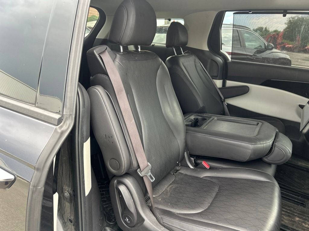 2023 Kia Carnival SX REAR ENTERTAINMENT